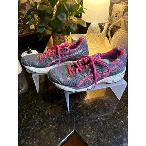 Asics Womens Gel Running Shoes With Pink Laces Size 8.5
